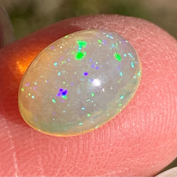 2.27 Ct Natural Cabochon Ethiopian Opal Cabochon - Picture 14 of 17